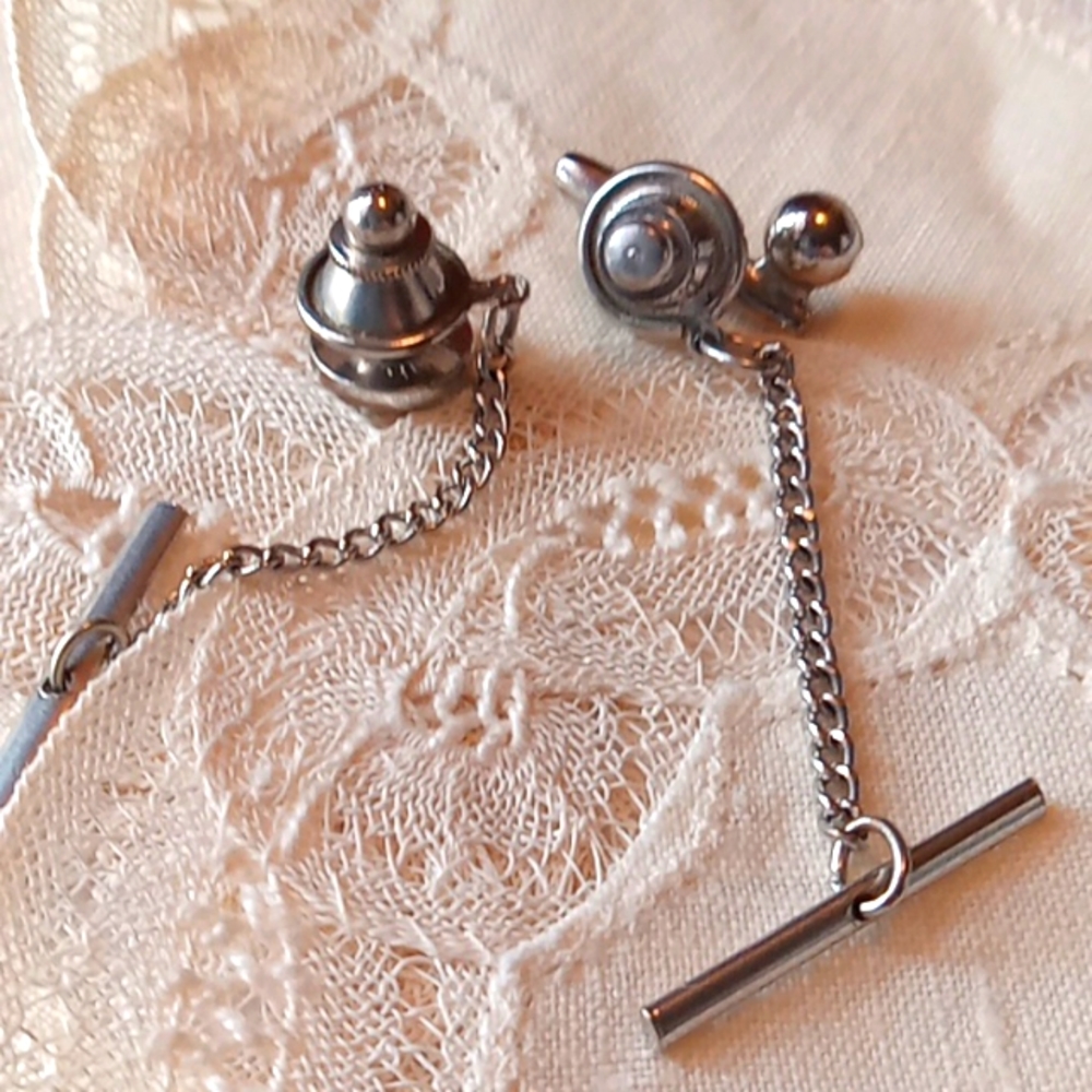 VTG Tie Clips, Silver Tone-Mother of Pearl, and Abstract Design - Picture 2 of 4